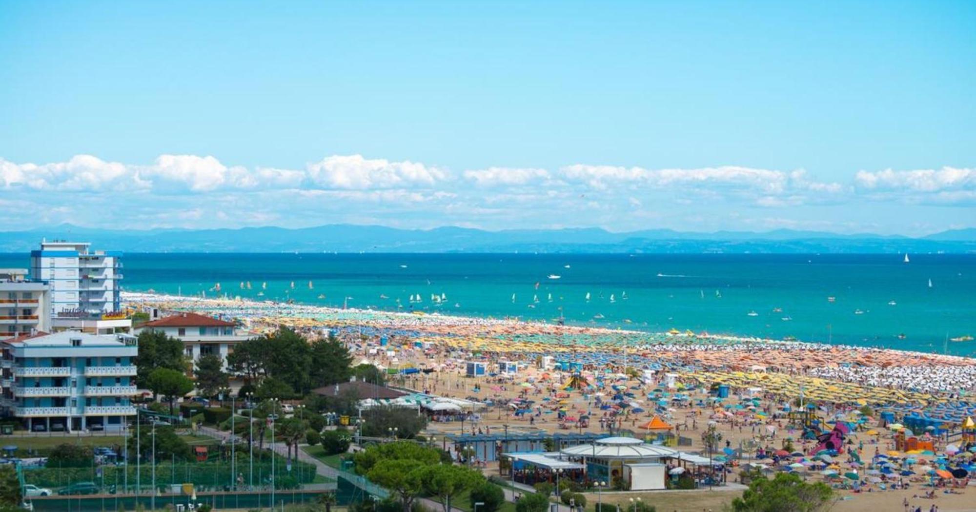 Huge Terrace In The Heart Of Bibione For 7 Guests Apartment Exterior photo